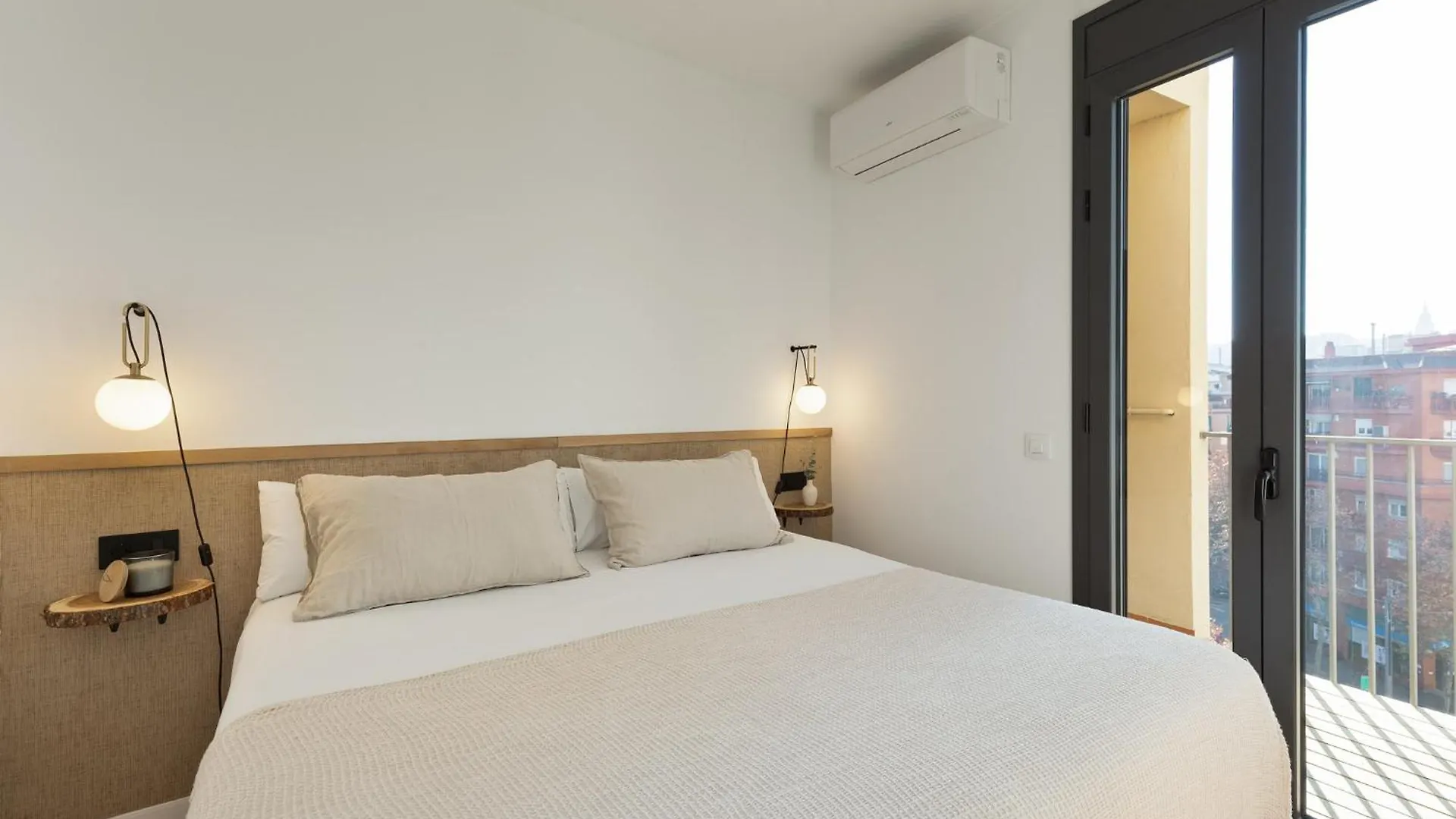 Ola Living Calabria Apartment Barcelona Spain